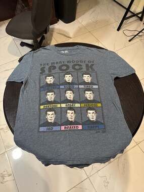 Star Trek The Many Moods Of Spock Heather Grey Graphic T-Shirt Size Medium